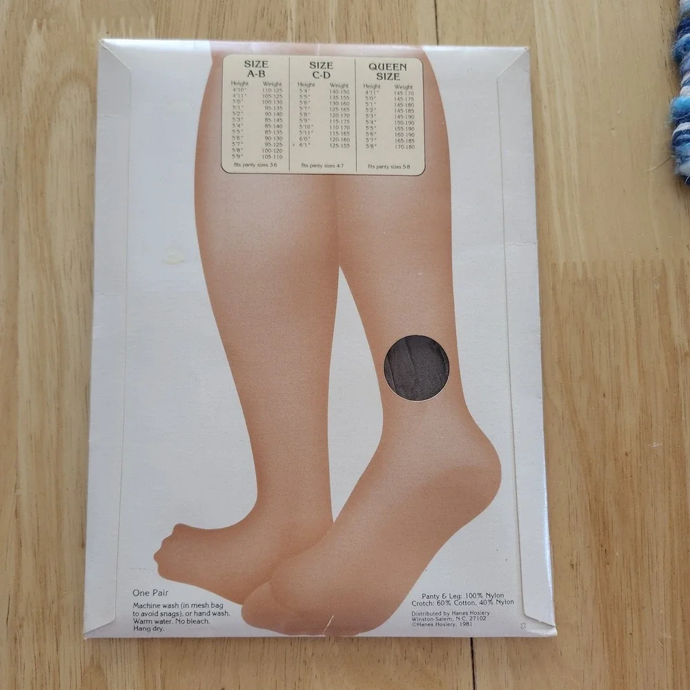 VTG Underalls Pantyhose Size A-B Beige Brief Suntan Legs Style 320 1981 Unopened